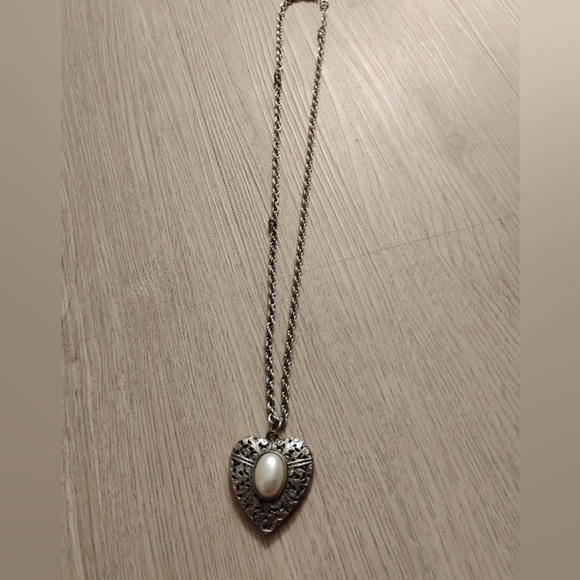 Jewelry - Silver Heart Pendant Necklace with Pearl